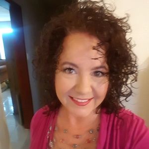 Meet your Posher, Leslie